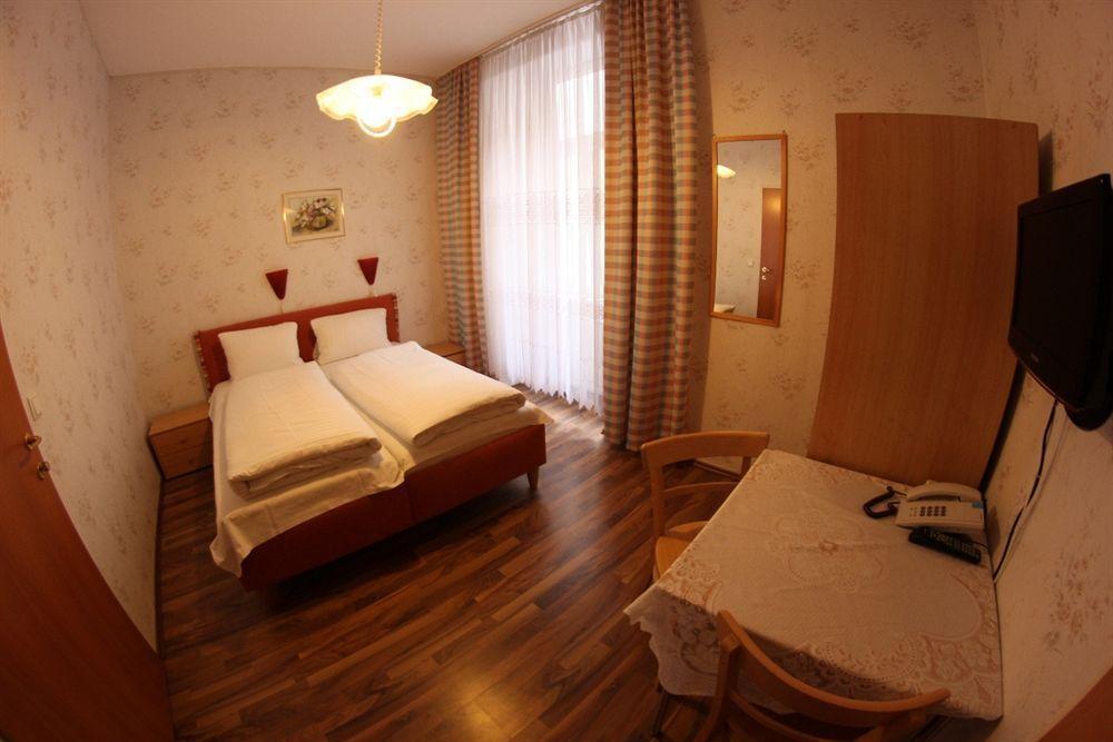 Hotel Pension Arpi Βιέννη Εξωτερικό φωτογραφία