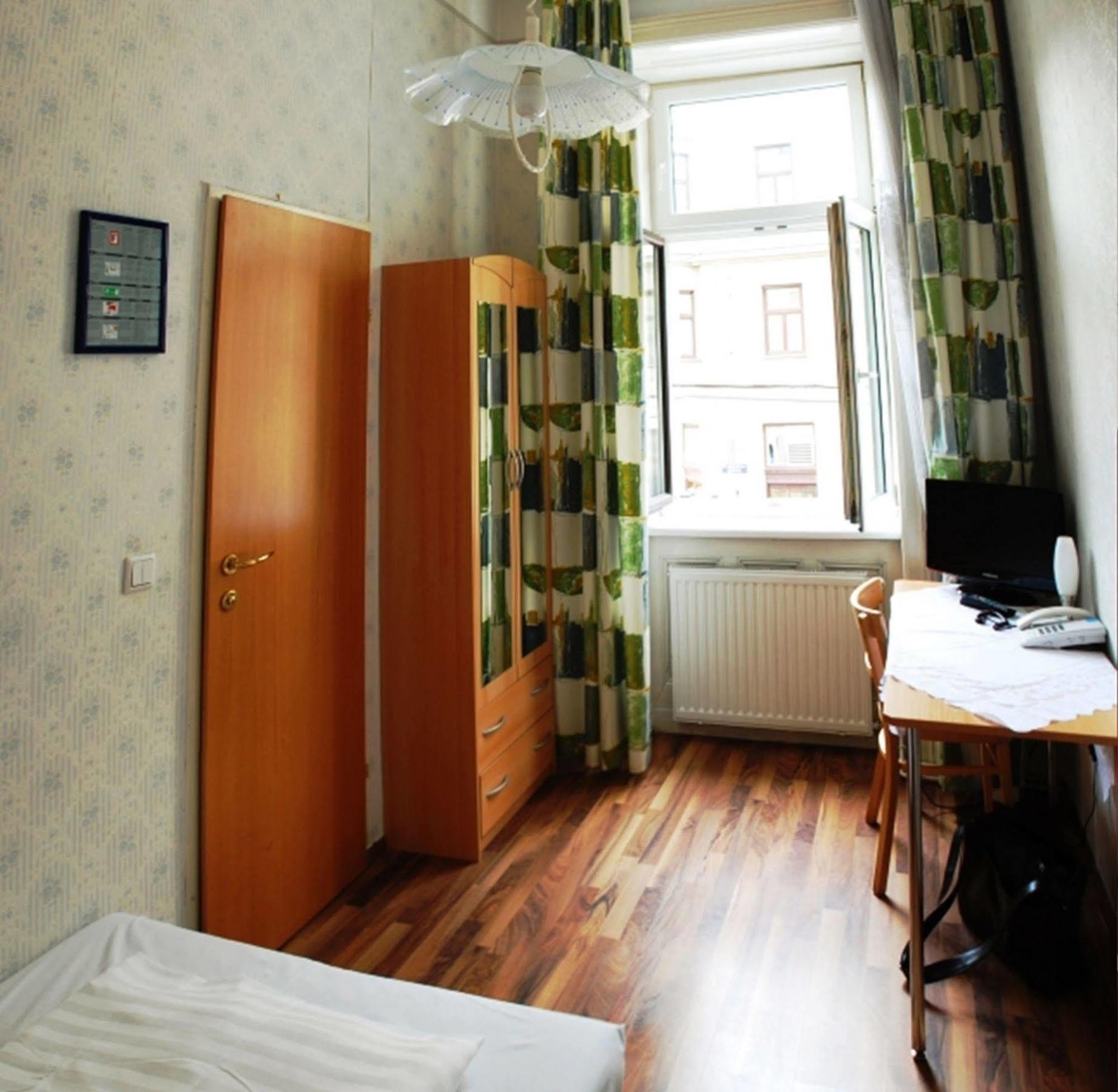 Hotel Pension Arpi Βιέννη Εξωτερικό φωτογραφία