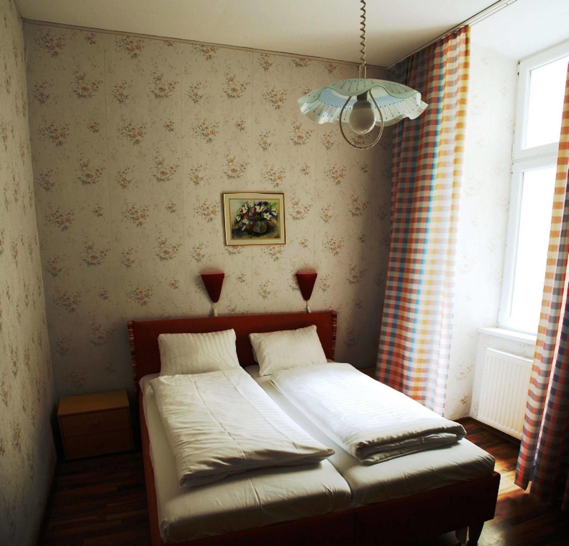 Hotel Pension Arpi Βιέννη Εξωτερικό φωτογραφία